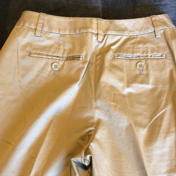 Women’s size 6 Talbots stretch tan shorts - Picture 9 of 9